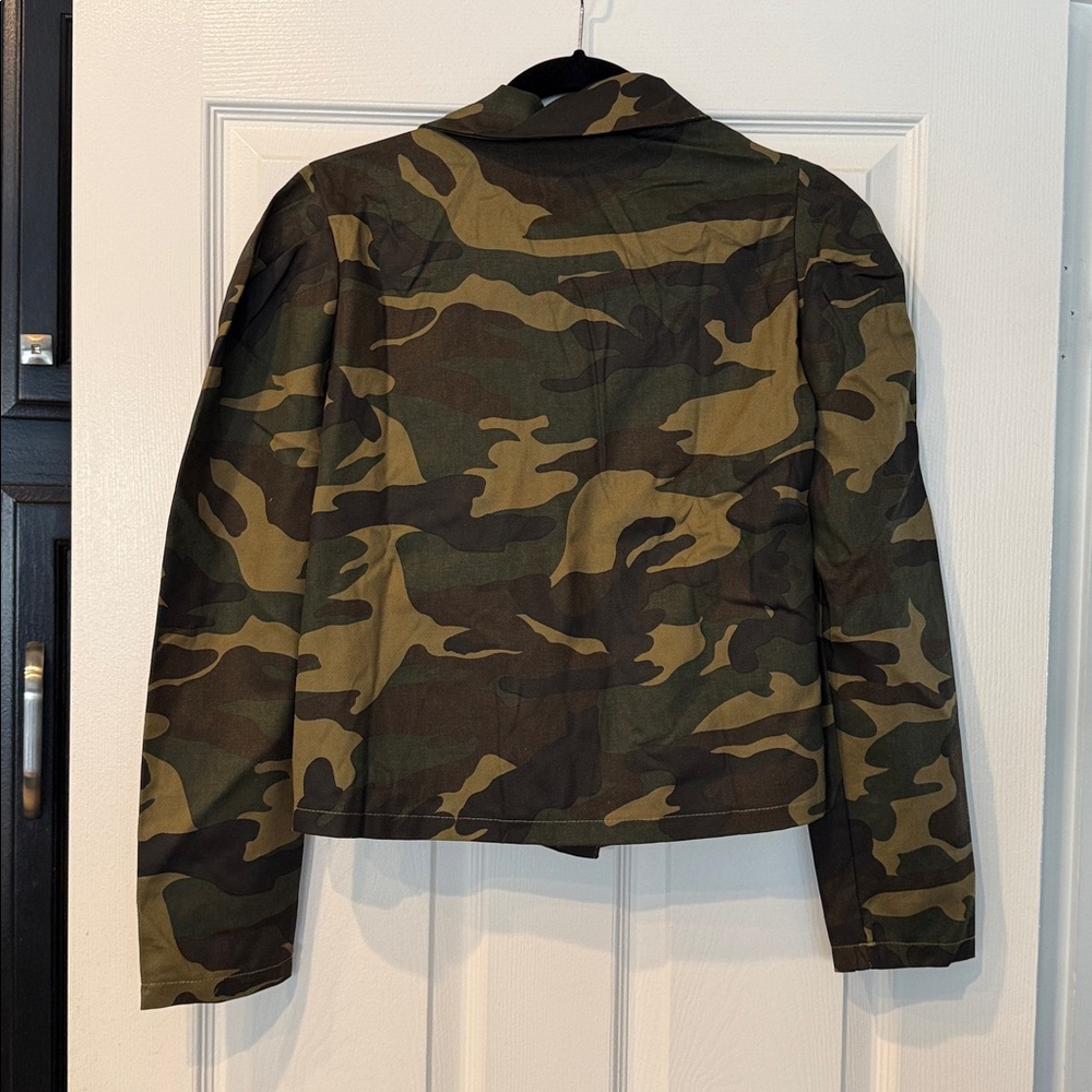 Camouflage Double-Breasted Women's Jacket - Picture 5 of 5